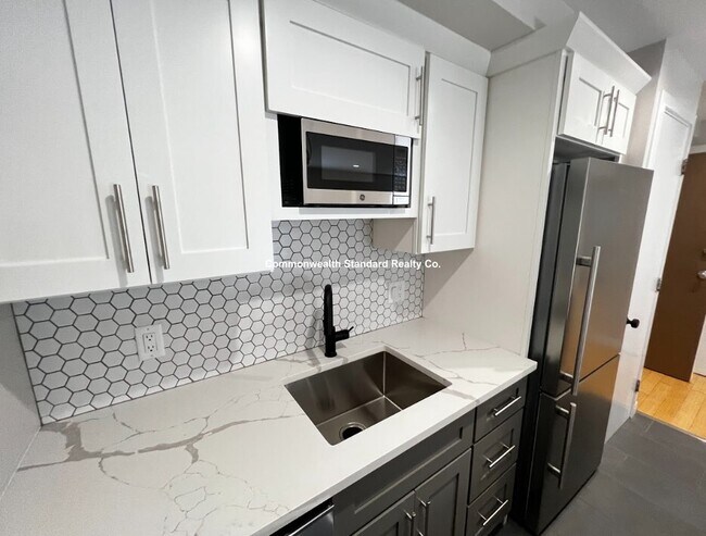 Building Photo - 1661-1663 Washington St. Unit 206