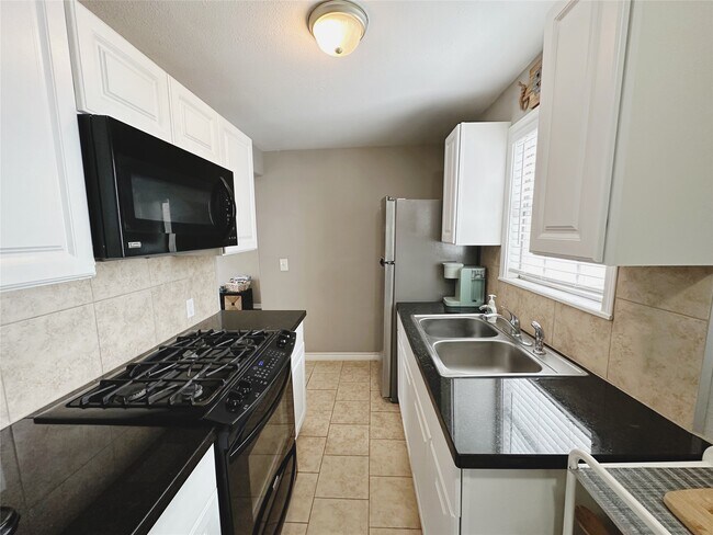 Foto del edificio - 5605 Robertson St