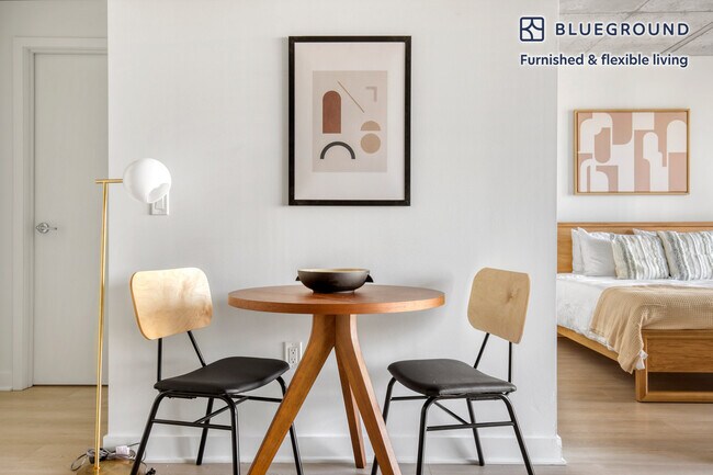 Building Photo - 311 W Illinois St