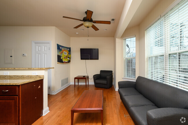 2BR, 1BA Living Space - Temple Nest Apartments