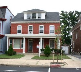 Primary Photo - 111 Broadway St