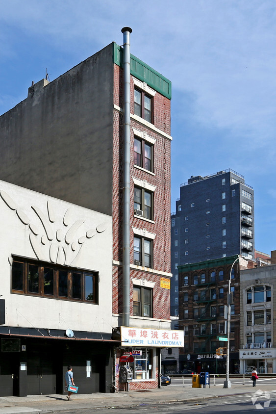 Building Photo - 9 Delancey St