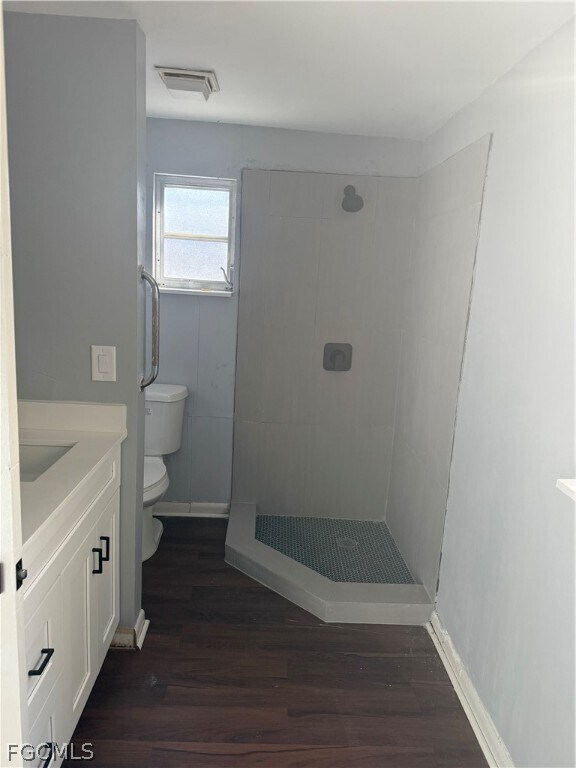 Building Photo - 303 Canyon Dr N