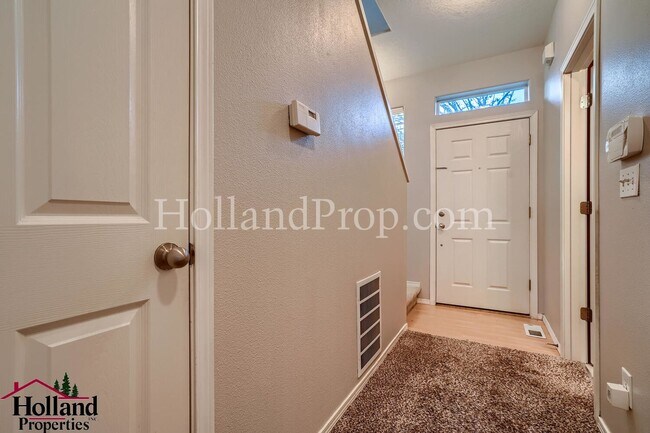 Building Photo - Beautiful Hillsboro Home in Great Location...