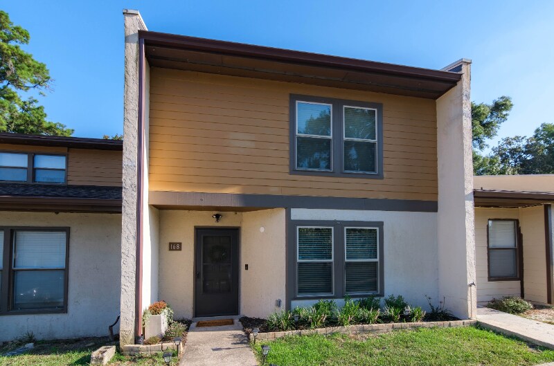 Foto principal - 168 SW Crescent St