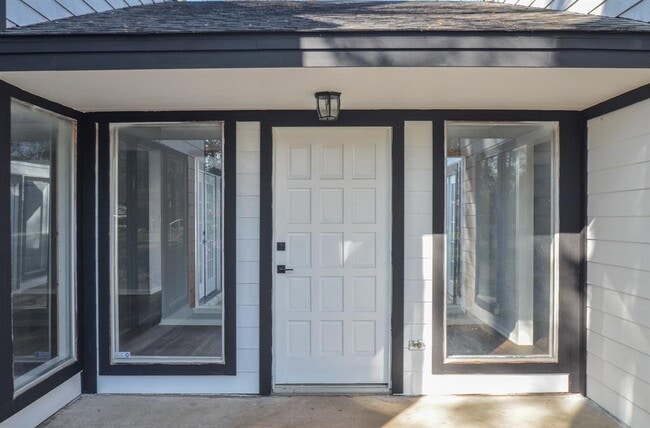 Building Photo - 48 Artesia