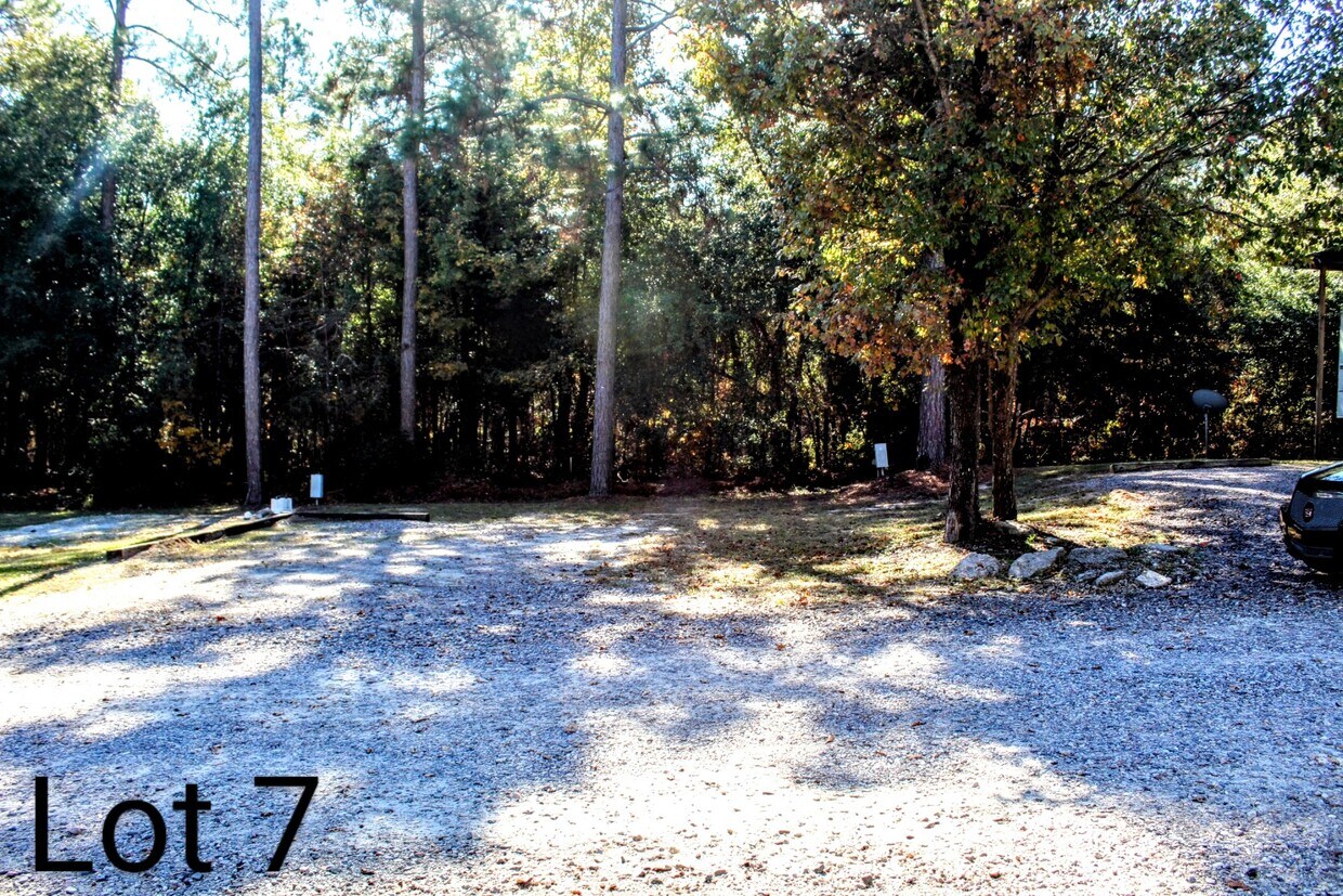 5027 Rivers Collins Rd Unit 7, Waynesboro, GA 30830 Room for Rent in Waynesboro, GA