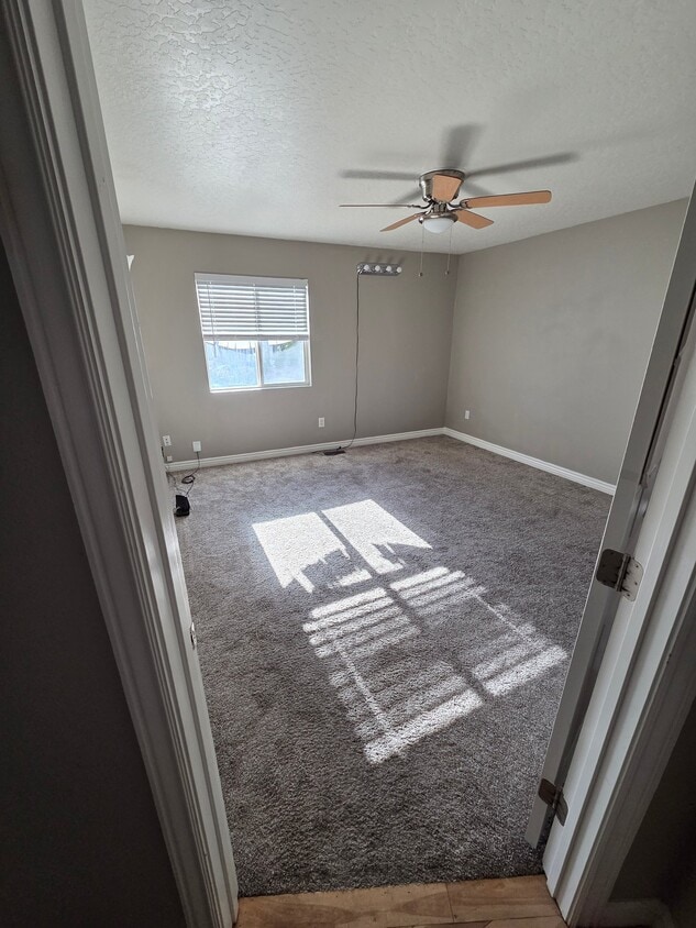 Foto del edificio - 1609 S Middle Creek Ct