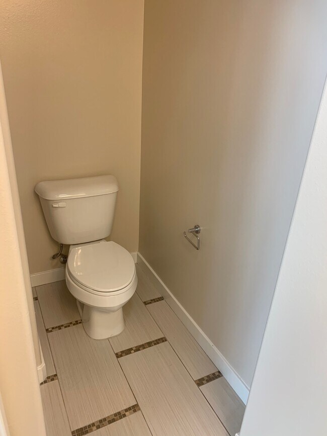 Foto del edificio - Modern 3 Bed/ 4 Bath, Detached, Private Dr...