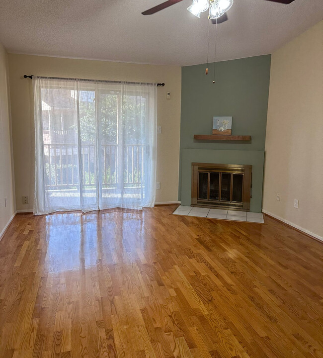 Balcony access from living Area - 3100 Jeanetta St