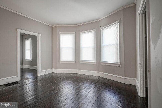 Foto del edificio - 37 Carroll Ave