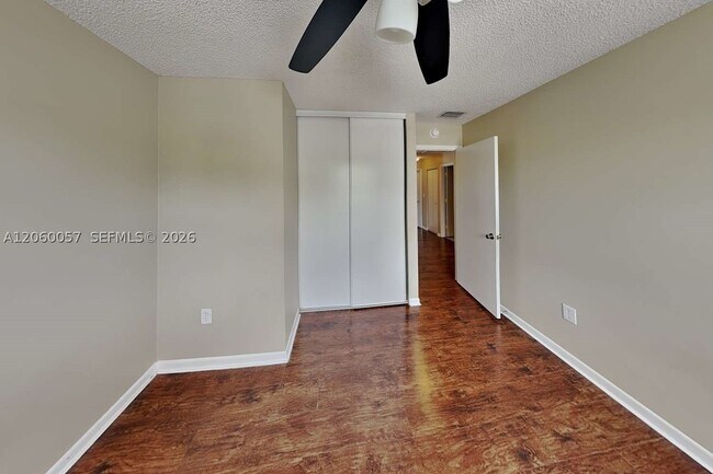 Foto del edificio - 11766 NW 1st St