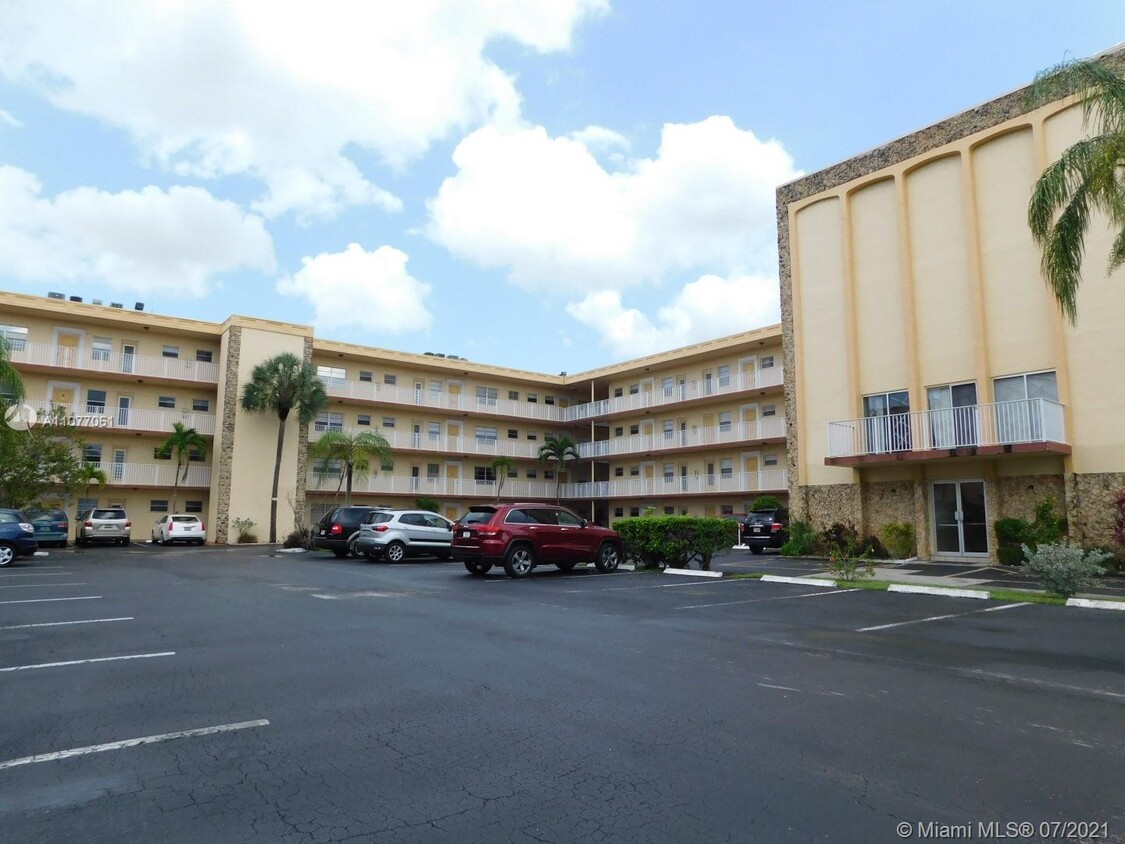 Foto principal - 3940 NW 42nd Ave