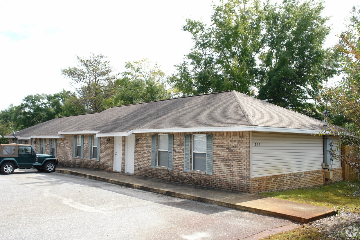 723 Green St, Fort Walton Beach, FL 32547 Apartments in Fort Walton