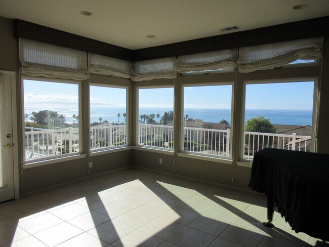 Foto del edificio - AVAILABLE JULY - 3 bed, 2.5 bath with Beau...