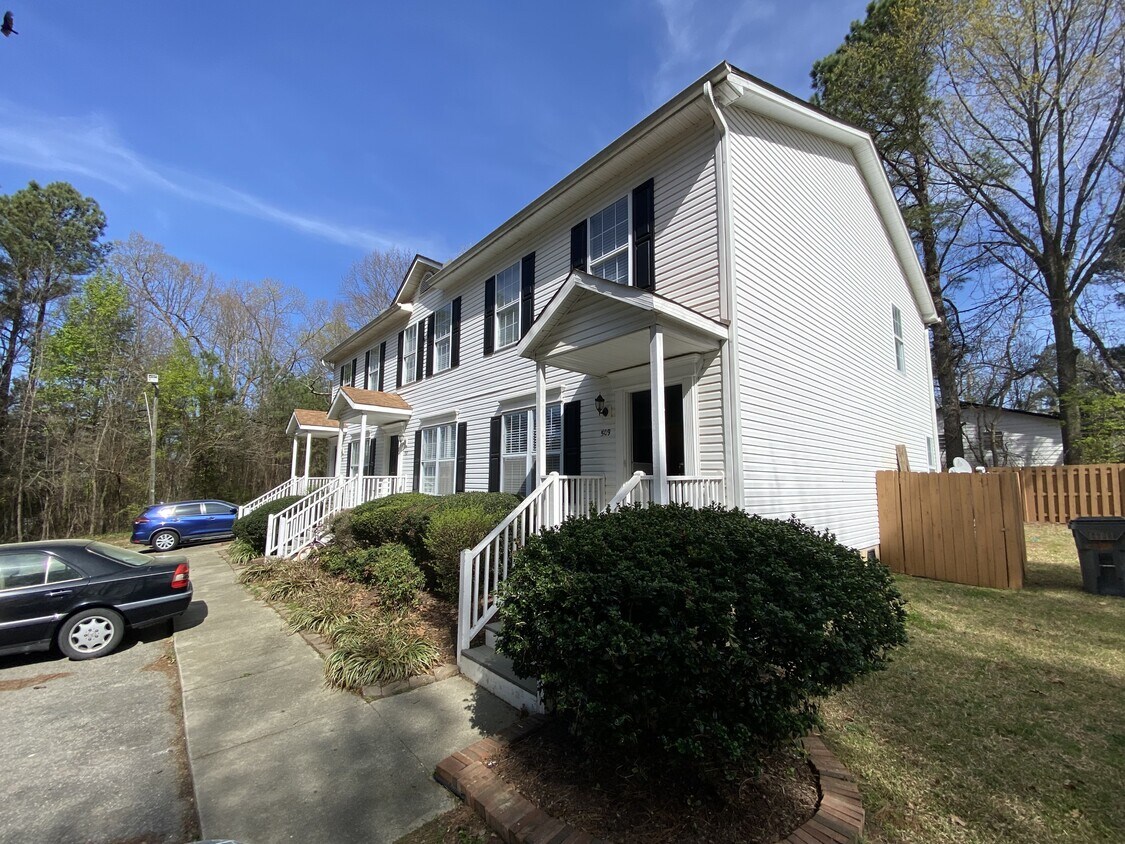 Foto del edificio - 505 Avent Ferry Rd