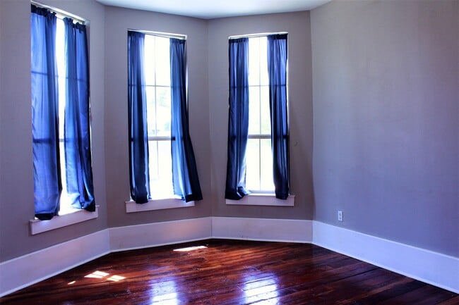 Photo - 1101 Louisiana Ave Apartments
