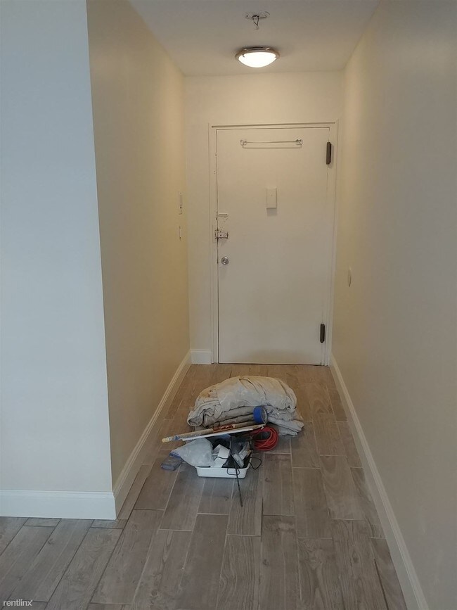 Foto del edificio - 1 br, 1 bath Apartment - 11112 Corona Ave