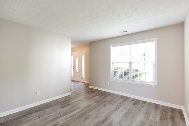 Foto del edificio - 2599 Field Spring Dr