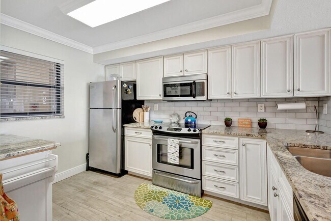 Building Photo - 9400 S Ocean Dr