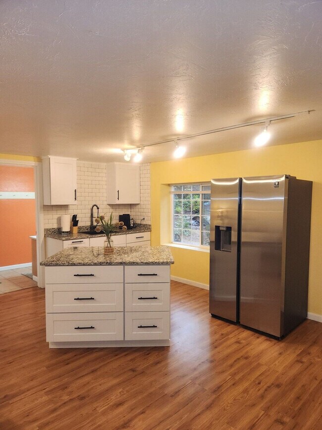 Foto del edificio - 1428 Crown Ave