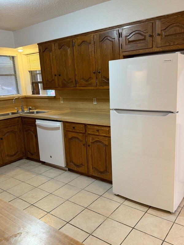 Foto del edificio - 1802 Archer Cir