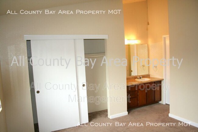 Building Photo - 1117 N Lincoln St