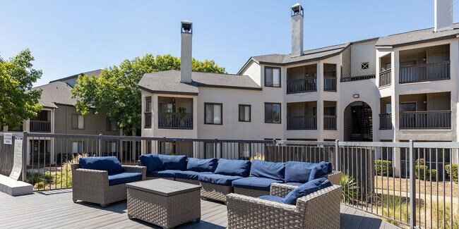 Foto del edificio - Wind Rush Apartments