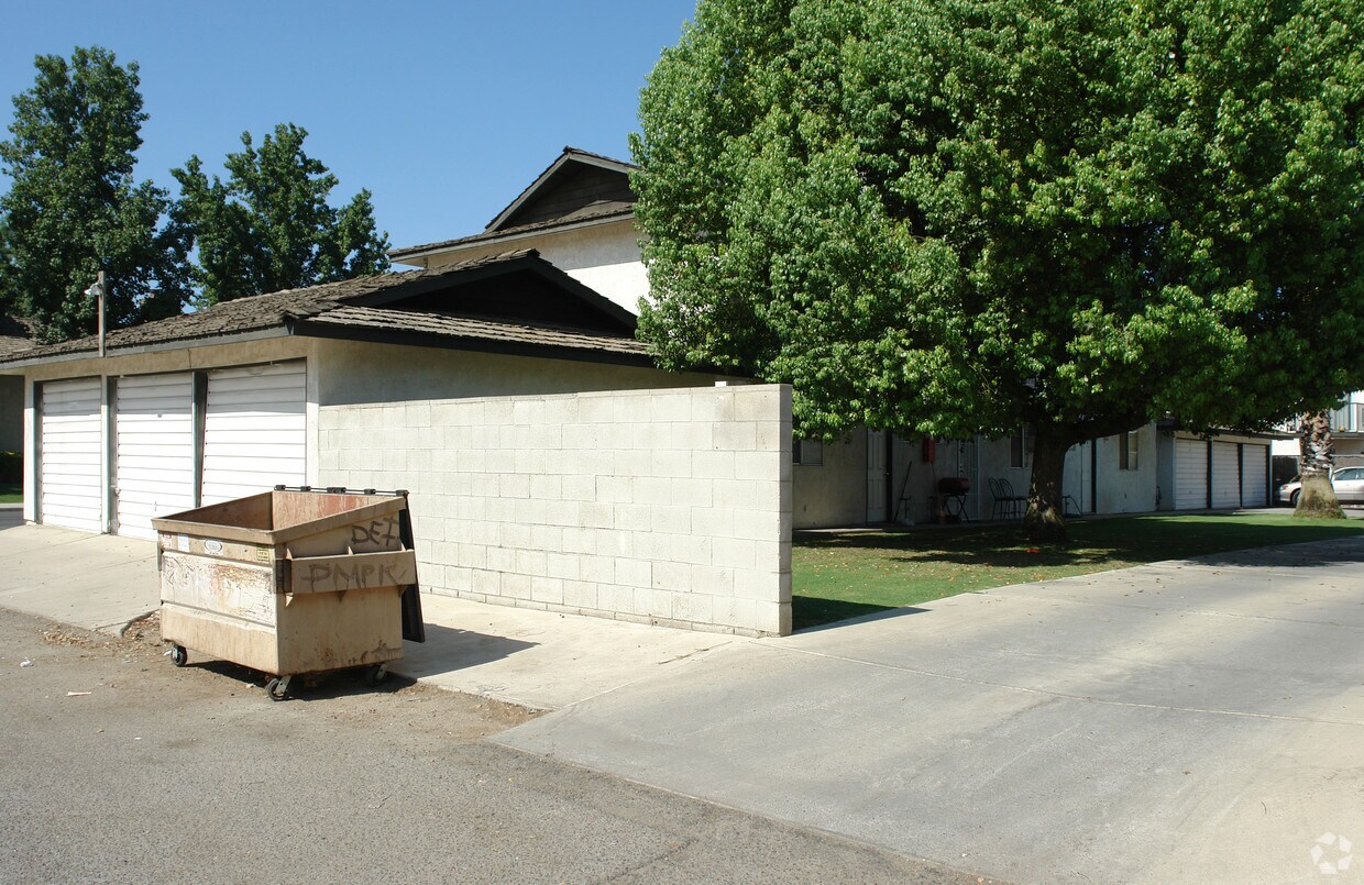 Building Photo - 3721 S Half Moon Dr