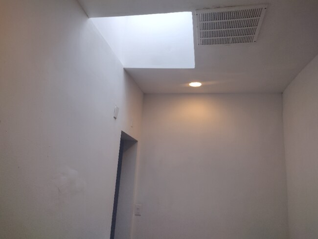 Foto del edificio - 2751 W North Ave
