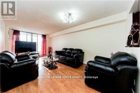 Photo du bâtiment - 410 McLevin Ave