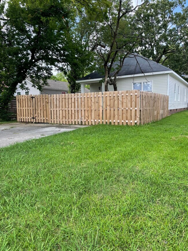 Foto del edificio - 2014 Duncan Ave