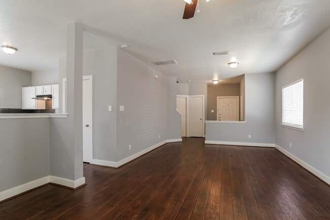 Building Photo - 419 Laurel Sage Dr