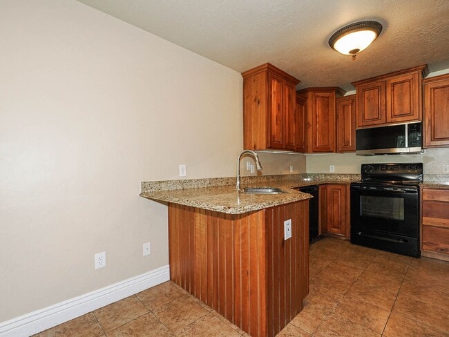 Building Photo - 218 S 100 W
