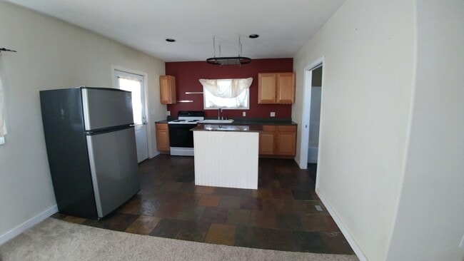 Building Photo - 1 Bedroom 1 Bathroom House