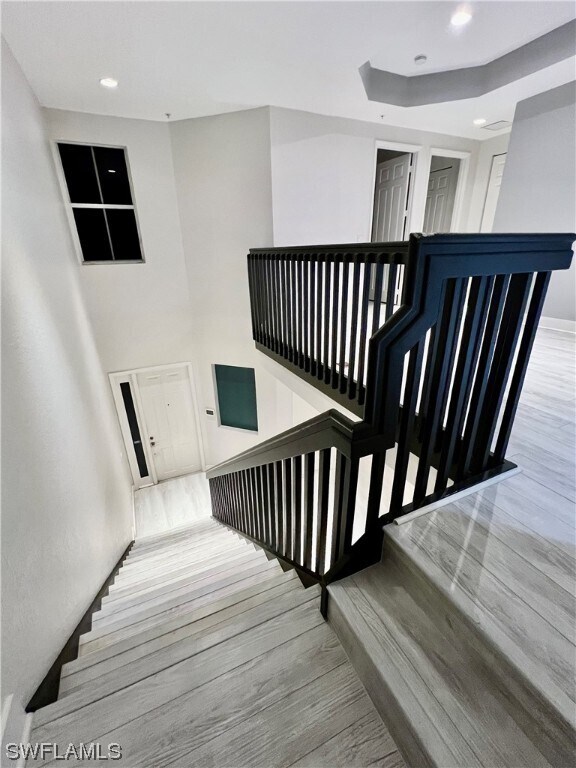 Building Photo - 1410 Mariposa Cir