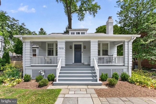 Building Photo - 7013 Maple Ave