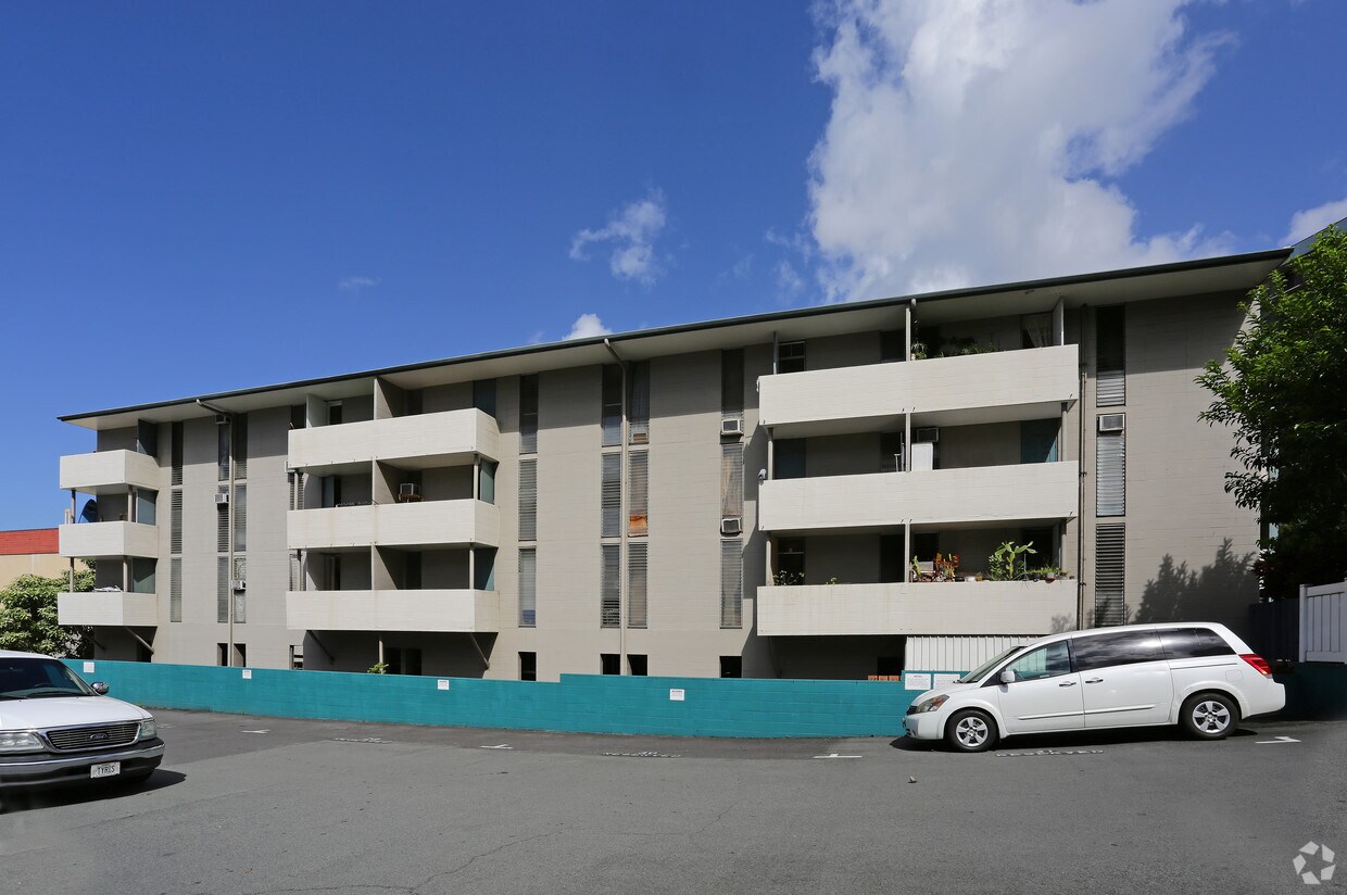 Primary Photo - Crown Kinau
