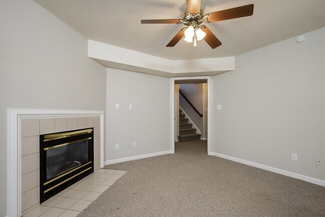 Foto del edificio - 936 Heatherstone Dr