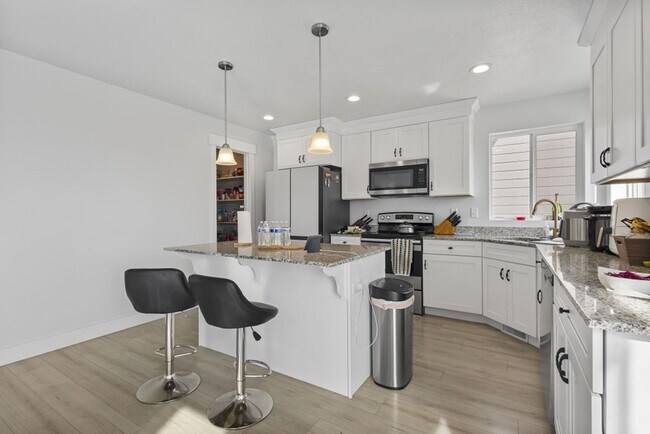 Building Photo - 12299 Boggs Wy