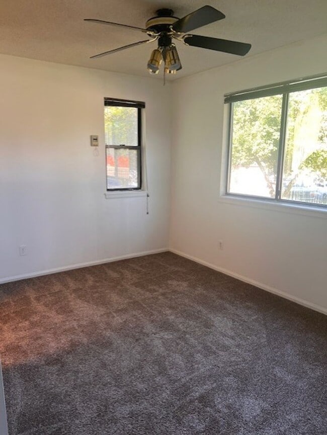 Foto del edificio - Newly Updated 1 Bedroom / 1 Bathroom Condo...