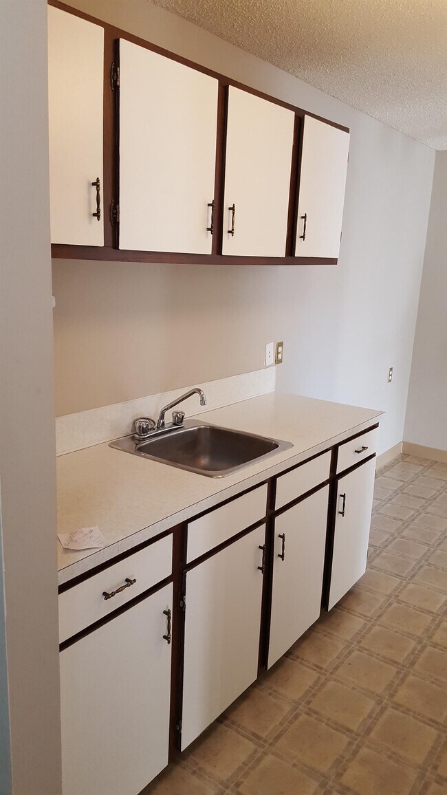 Building Photo - 1 Bed 1 Bath Unit in Calgary, AB