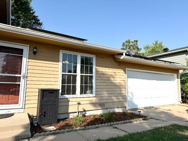 Building Photo - 16277 E Arkansas Dr
