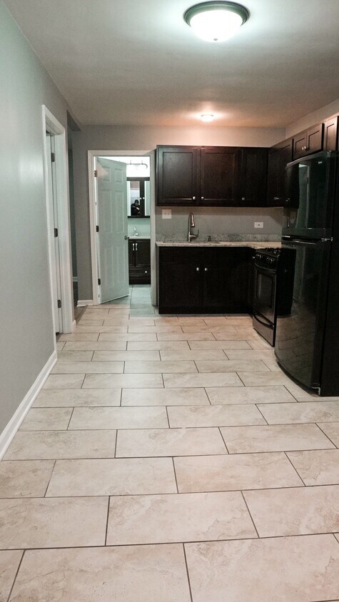 Foto principal - 2301 N Lockwood Ave