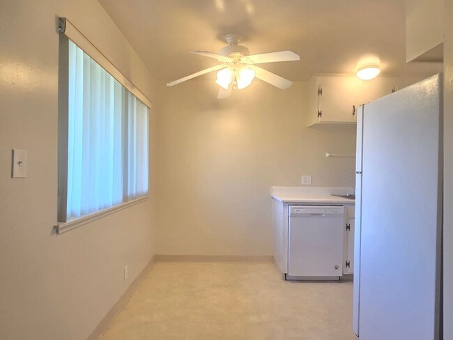 Building Photo - 3579 Agate Dr