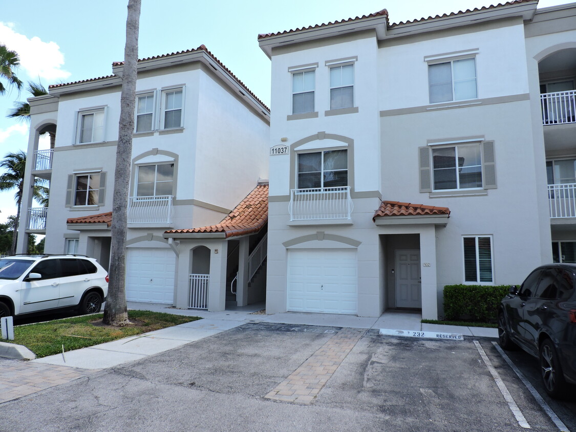 Primary Photo - 11037 Legacy Blvd