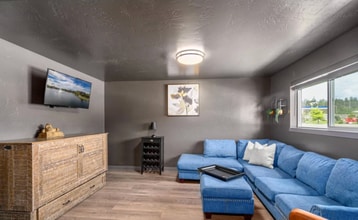 Building Photo - 219 E Coeur D'Alene Lake Dr