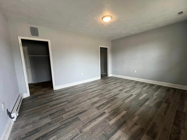 Building Photo - 650 Miller Rd