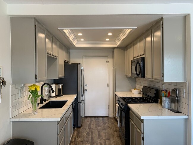 Foto del edificio - 1189 Strawberry Ln