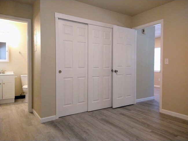 Building Photo - 237 Boulder Creek